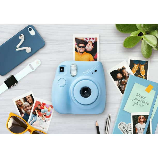 Paquete Fujifilm INSTAX Mini 7+ (paquete de 10 películas, álbum, estuche  para cámara, pegatinas), azul claro